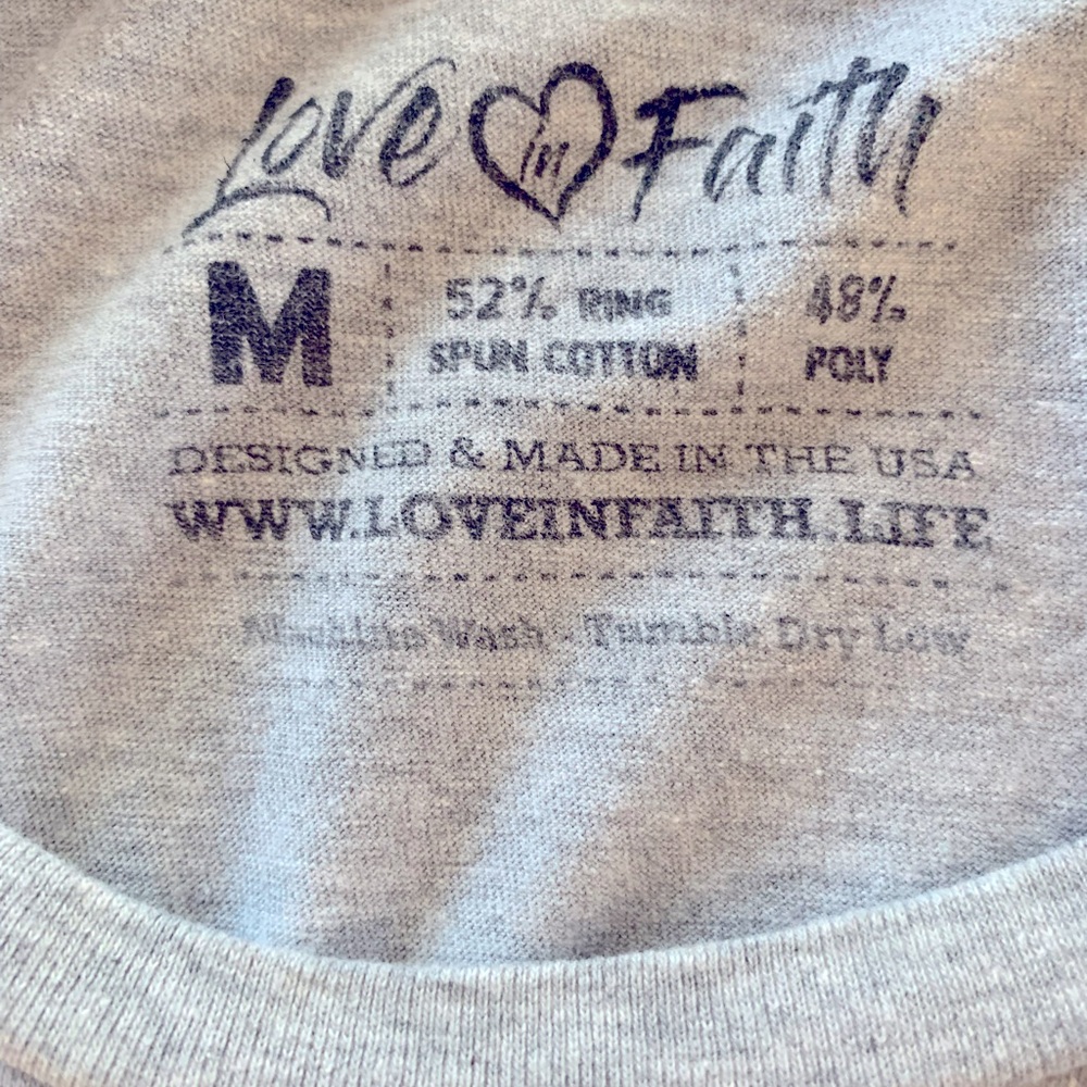 Love In Faith Tee Top Sz M - Picture 4 of 4